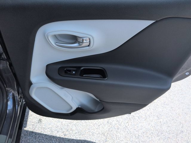 Used 2022 Jeep Renegade Limited AWD/4WD image 31