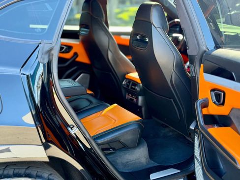 Used 2019 Lamborghini Urus Sport Utility 4D image 15