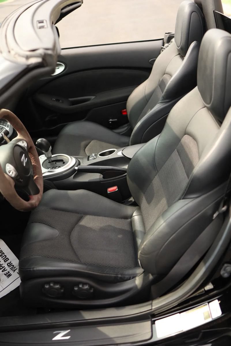 Used 2019 Nissan 370Z Touring RWD image 32