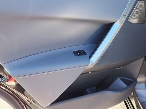 Certified 2025 BMW iX M60 image 24