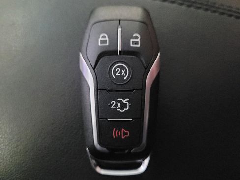 Used 2015 Ford Edge Titanium w/ Equipment Group 302A FWD image 32