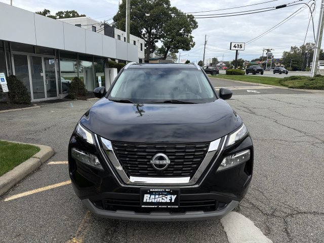 Certified 2023 Nissan Rogue SV w/ SV Premium B Package AWD/4WD image 3