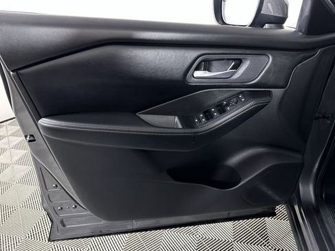 Used 2025 Nissan Rogue SV AWD/4WD image 23