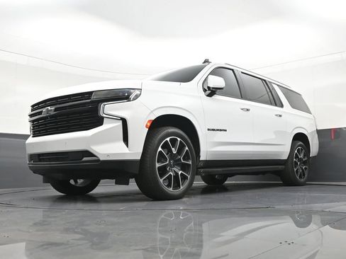 Used 2024 Chevrolet Suburban RST w/ Luxury Package RWD image 24