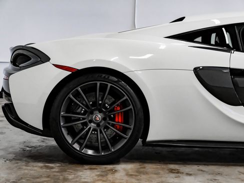 Used 2017 McLaren 570S Coupe image 10