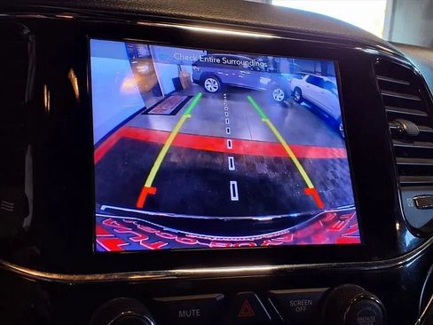 Used 2019 Jeep Grand Cherokee Limited w/ Trailer Tow Group IV image 22