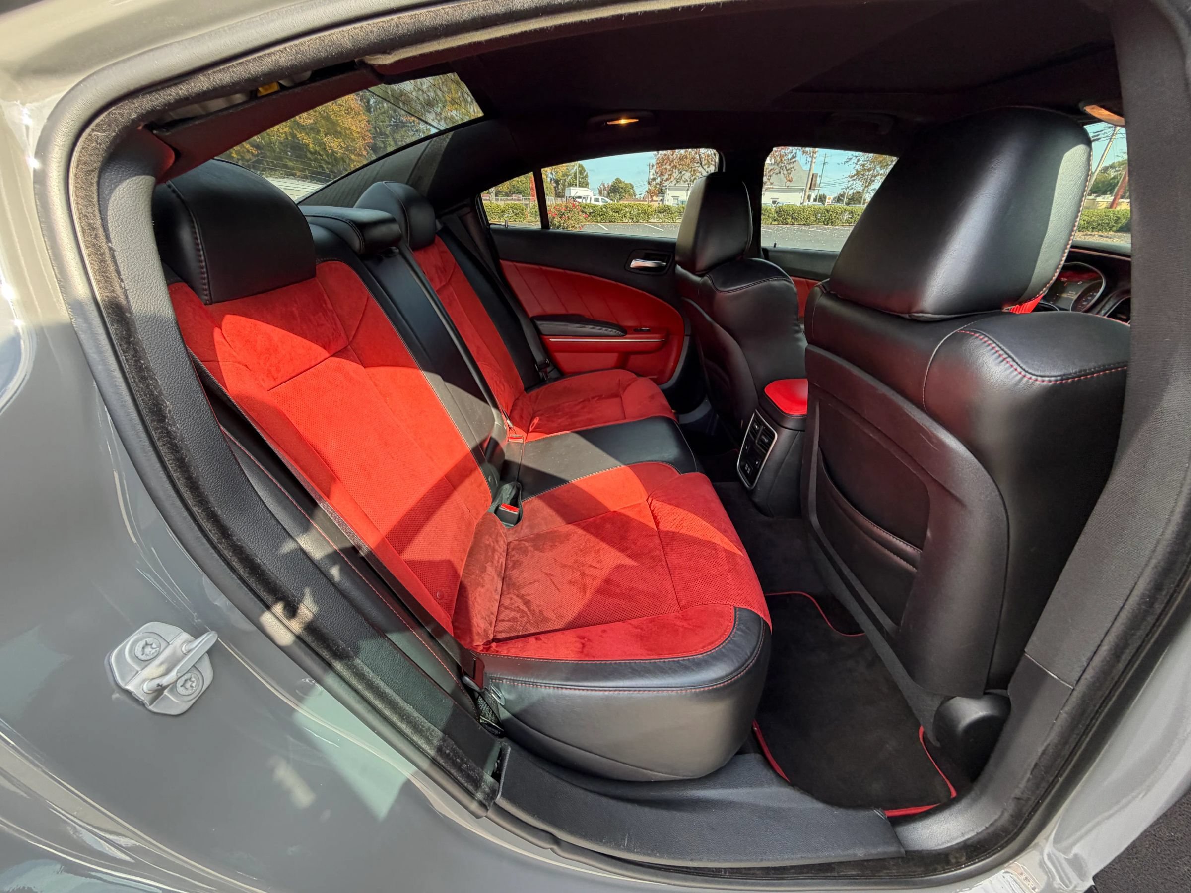 Used 2018 Dodge Charger R/T Scat Pack w/ Dynamics Package RWD image 21