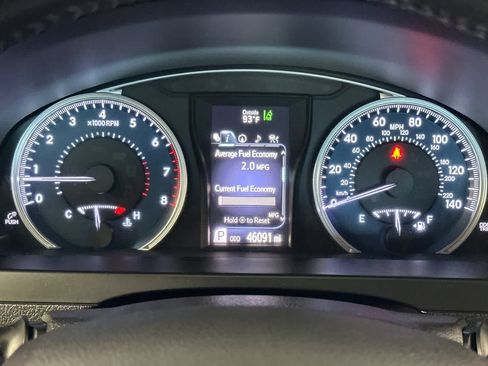 Used 2017 Toyota Camry XLE w/ Moonroof Package FWD image 31