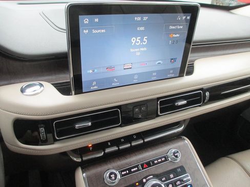 Used 2020 Lincoln Aviator Reserve w/ Equipment Group 202A image 28