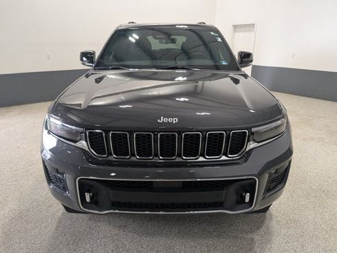 Used 2024 Jeep Grand Cherokee Overland w/ Luxury Tech Group IV AWD/4WD image 8