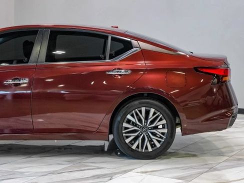 Used 2023 Nissan Altima 2.5 SV FWD image 19