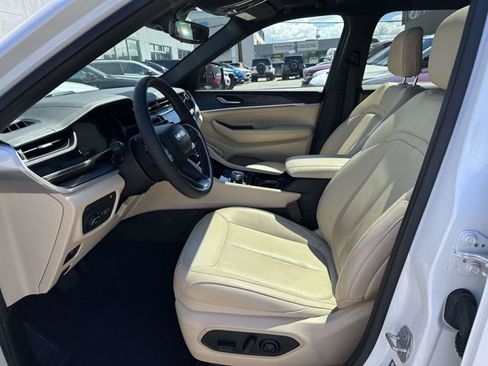 Used 2022 Jeep Grand Cherokee Limited 4xe AWD/4WD image 13