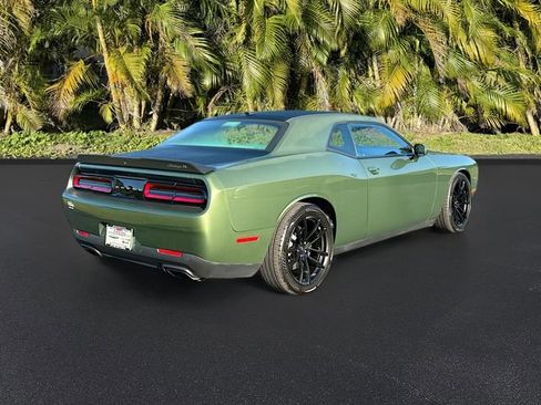 Used 2022 Dodge Challenger R/T w/ T/A Package image 5