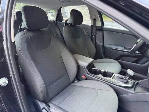 Used 2025 Kia K4 FWD image 30