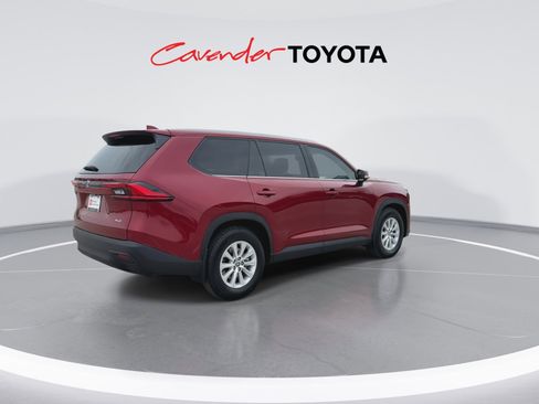 Certified 2024 Toyota Grand Highlander FWD image 8