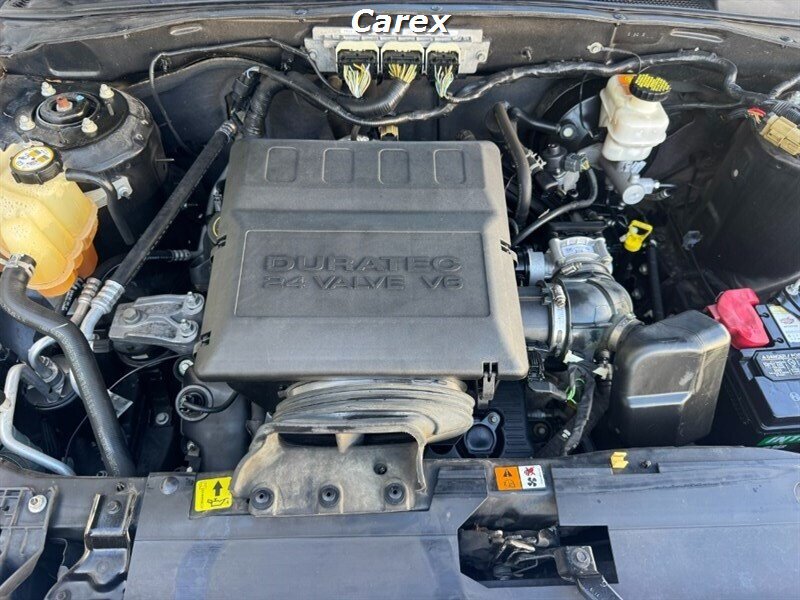 Used 2011 Ford Escape Limited w/ 302A Rapid Spec Order Code FWD image 34