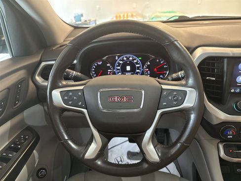 Used 2021 GMC Acadia SLT w/ Technology Package AWD/4WD image 11