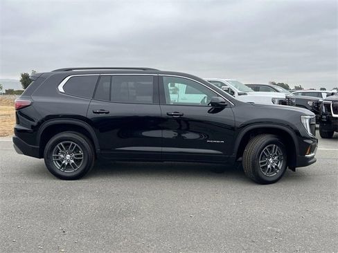 New 2025 GMC Acadia Elevation image 2