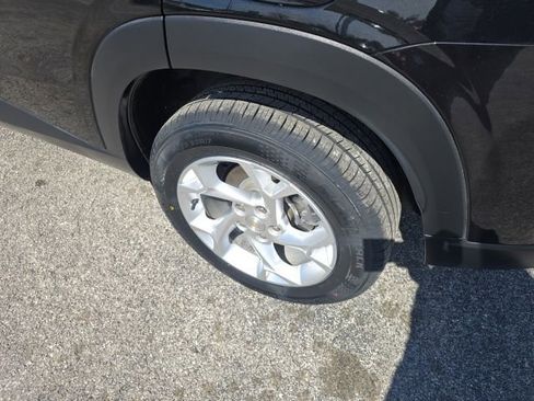 Used 2024 Chevrolet Trax LS w/ LS Convenience Package image 30