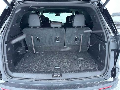 Used 2025 Chevrolet Traverse Z71 image 15