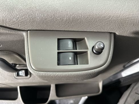 Used 2022 Chevrolet Express 2500 w/ Driver Convenience Package image 17