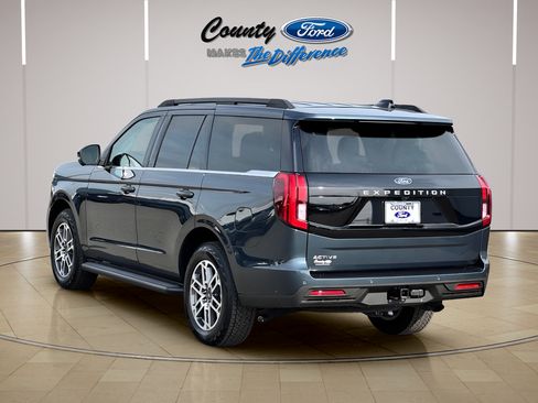 Used 2025 Ford Expedition Active AWD/4WD image 25
