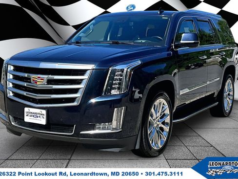 Used 2020 Cadillac Escalade Luxury AWD/4WD image 1
