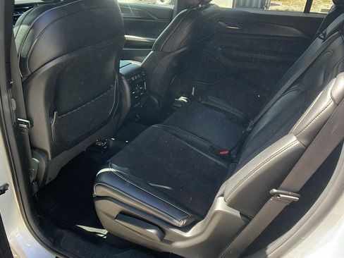 Certified 2024 Jeep Grand Cherokee L Laredo image 24