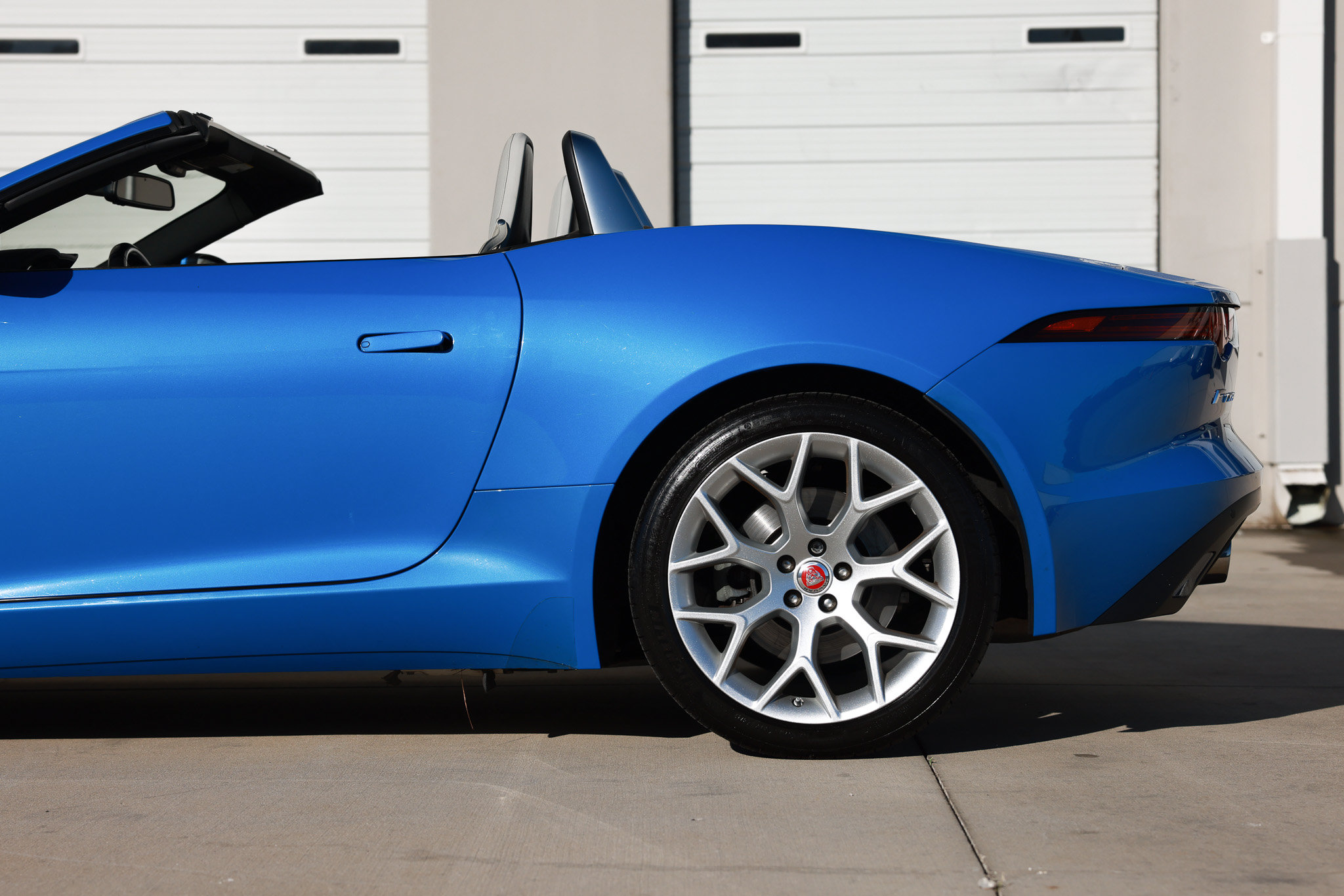 Used 2018 Jaguar F-TYPE Convertible RWD image 31