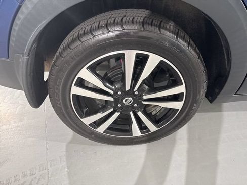 Used 2018 Nissan Kicks SR FWD image 15