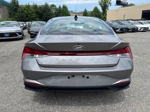 Used 2023 Hyundai Elantra SEL FWD image 16