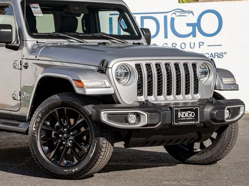 Used 2021 Jeep Wrangler Unlimited Sahara w/ Cold Weather Group AWD/4WD image 5