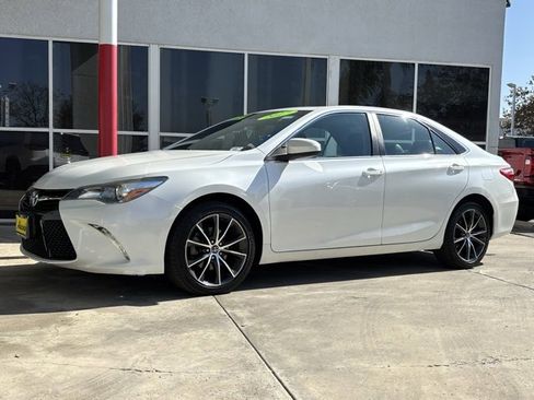 Used 2017 Toyota Camry XSE w/ Moonroof Package image 8
