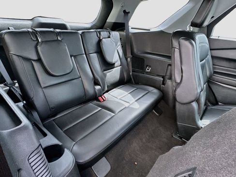 Used 2023 Ford Explorer XLT w/ Equipment Group 202A AWD/4WD image 27