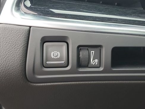 Certified 2025 Cadillac XT5 Premium Luxury AWD/4WD image 14
