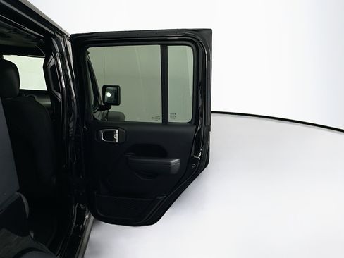 Used 2023 Jeep Wrangler Unlimited image 30