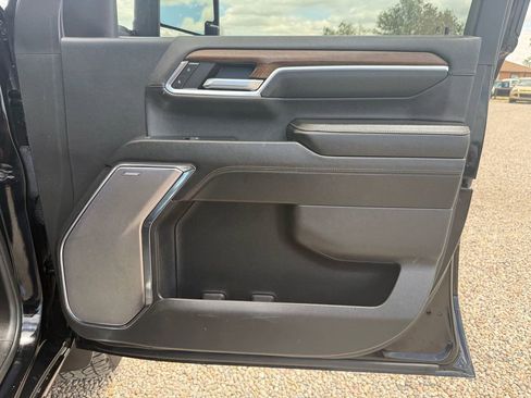 Used 2024 Chevrolet Silverado 2500 High Country w/ Technology Package AWD/4WD image 6