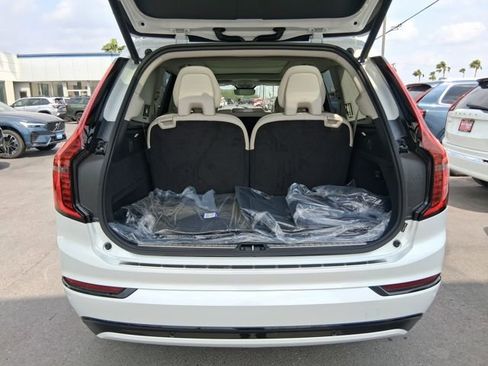 New 2026 Volvo XC90 T8 Ultra w/ Protection Package Premier AWD/4WD image 6