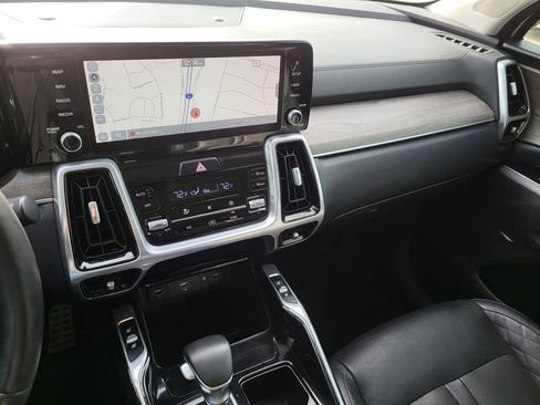 Used 2021 Kia Sorento SX Prestige image 24