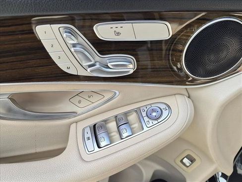 Certified 2021 Mercedes-Benz GLC 300 image 11