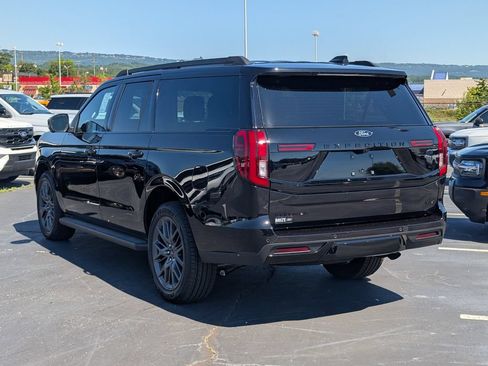 New 2026 Ford Expedition Max Platinum w/ Stealth Appearance Package AWD/4WD image 4