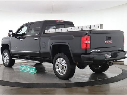 Used 2016 GMC Sierra 2500 Denali w/ Duramax Plus Package AWD/4WD image 8