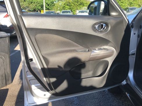 Used 2011 Nissan Juke SL image 26