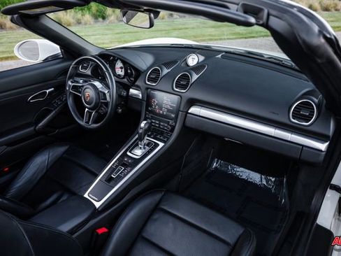 Used 2017 Porsche 718 Boxster image 24