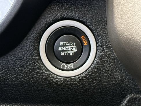 Used 2024 RAM 2500 Laramie AWD/4WD image 19