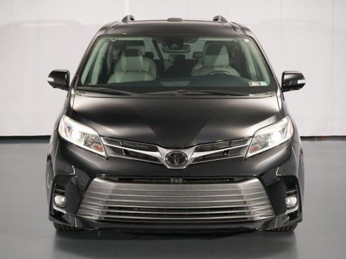 Used 2019 Toyota Sienna Limited Premium w/ Protection Package AWD/4WD image 6