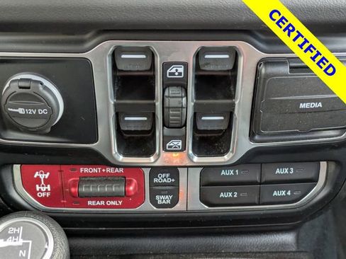 Used 2024 Jeep Gladiator Rubicon w/ Safety Group image 17