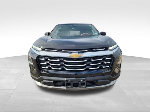 Used 2026 Chevrolet Equinox LT FWD image 2