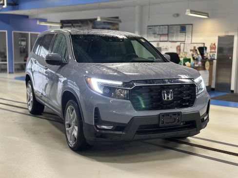 Used 2024 Honda Passport EX-L image 3