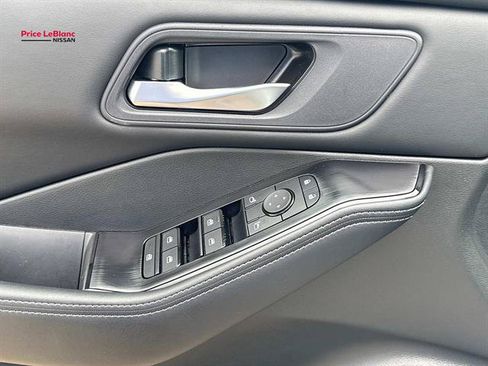Used 2026 Nissan Rogue SV w/ Cold Weather Package FWD image 18